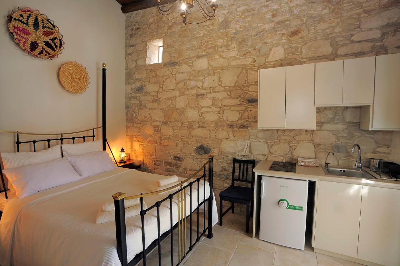 Pentasino Traditional House Agios Theodoros Exterior photo