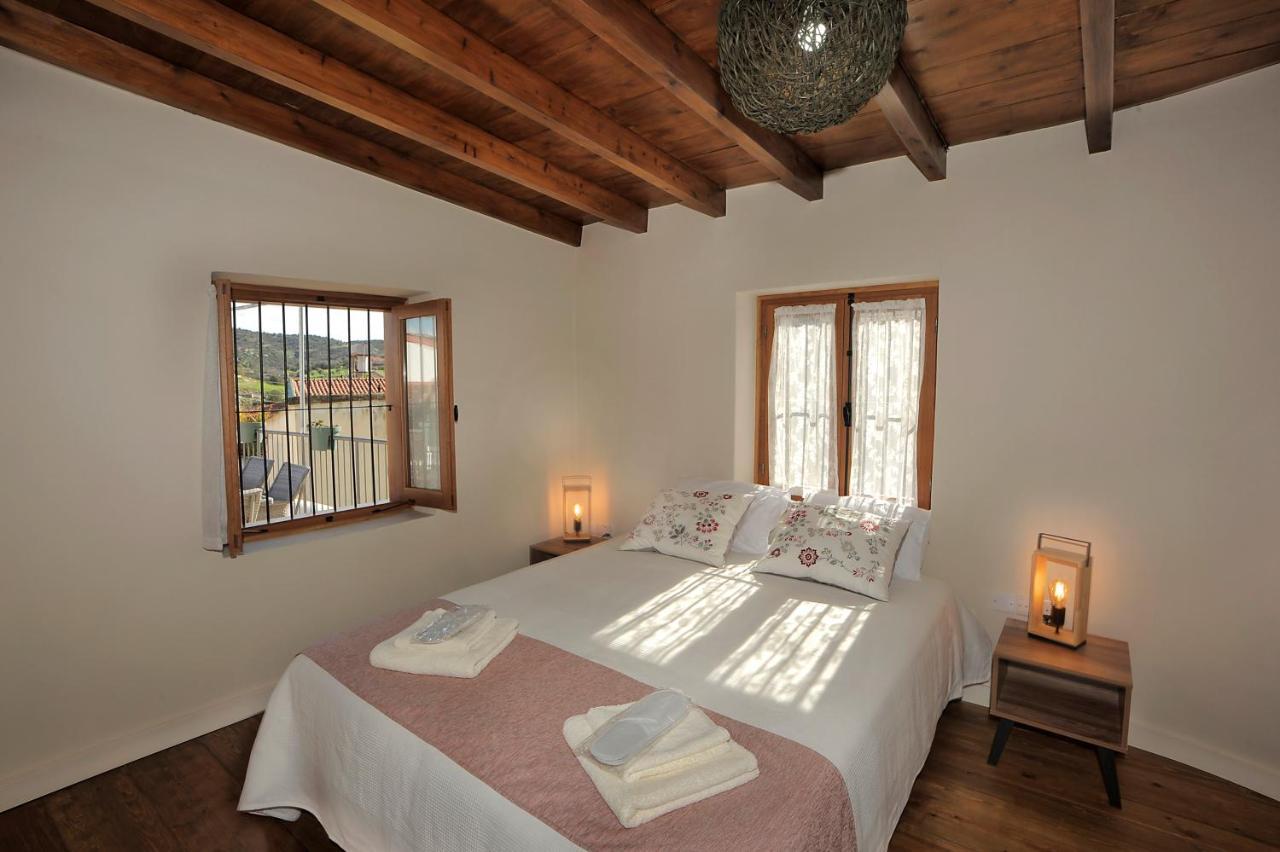 Pentasino Traditional House Agios Theodoros Exterior photo