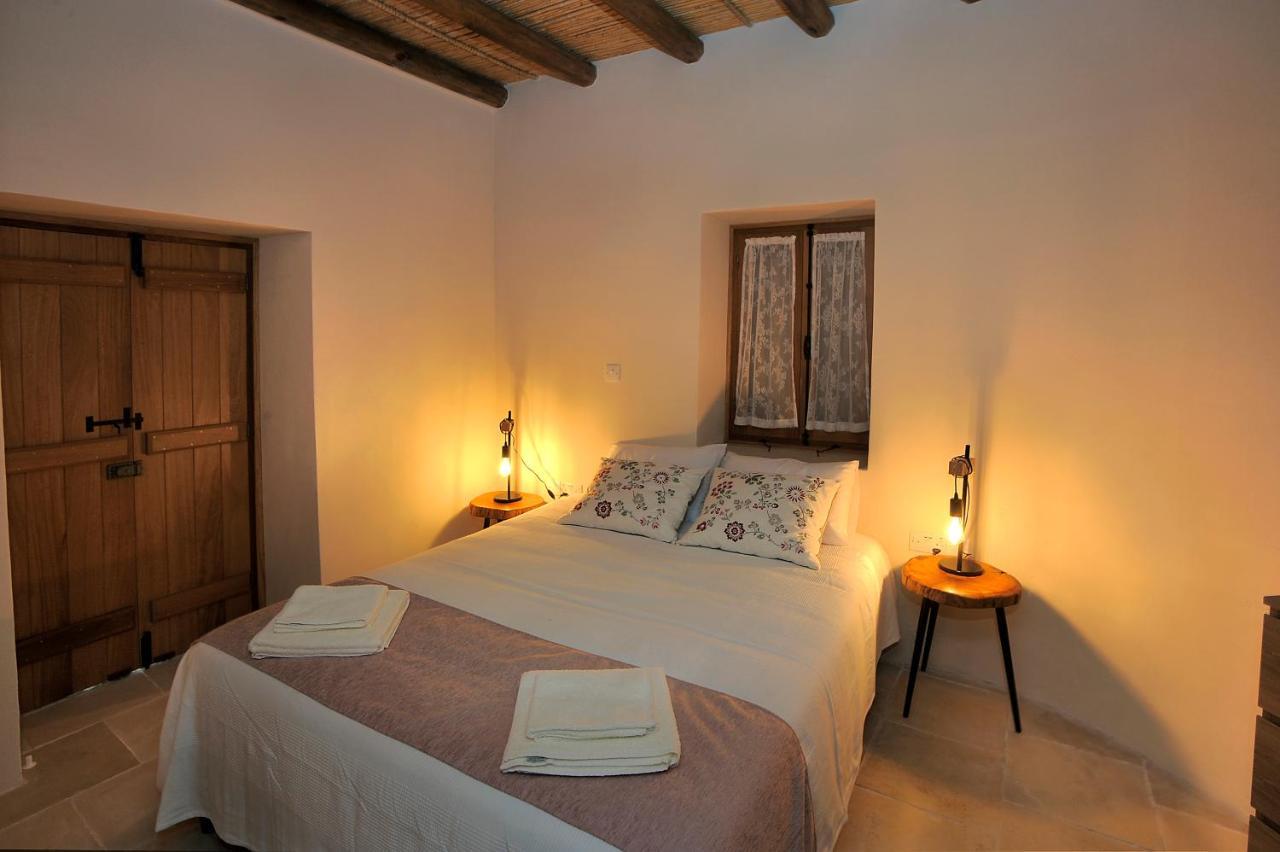 Pentasino Traditional House Agios Theodoros Exterior photo