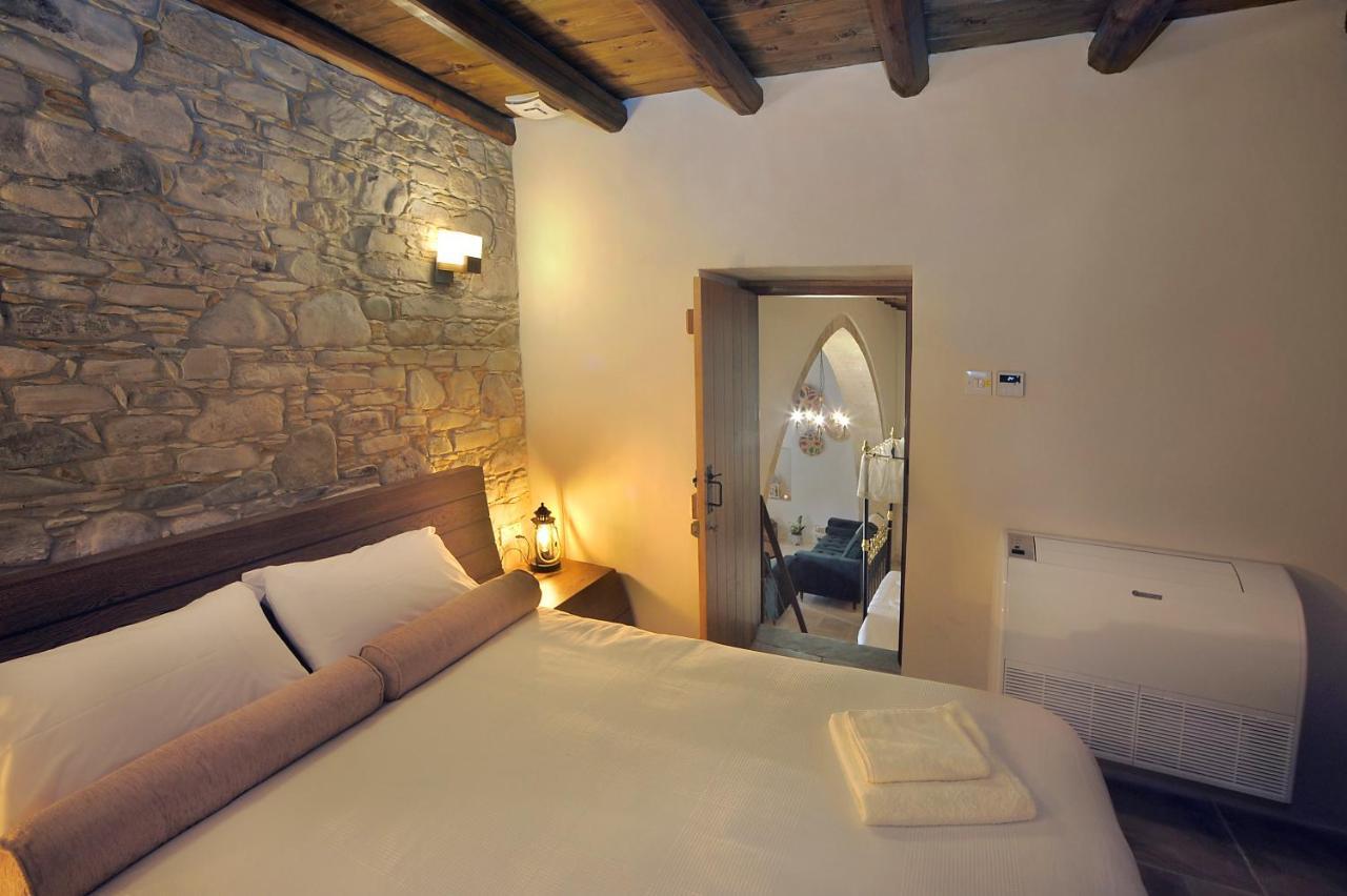 Pentasino Traditional House Agios Theodoros Exterior photo