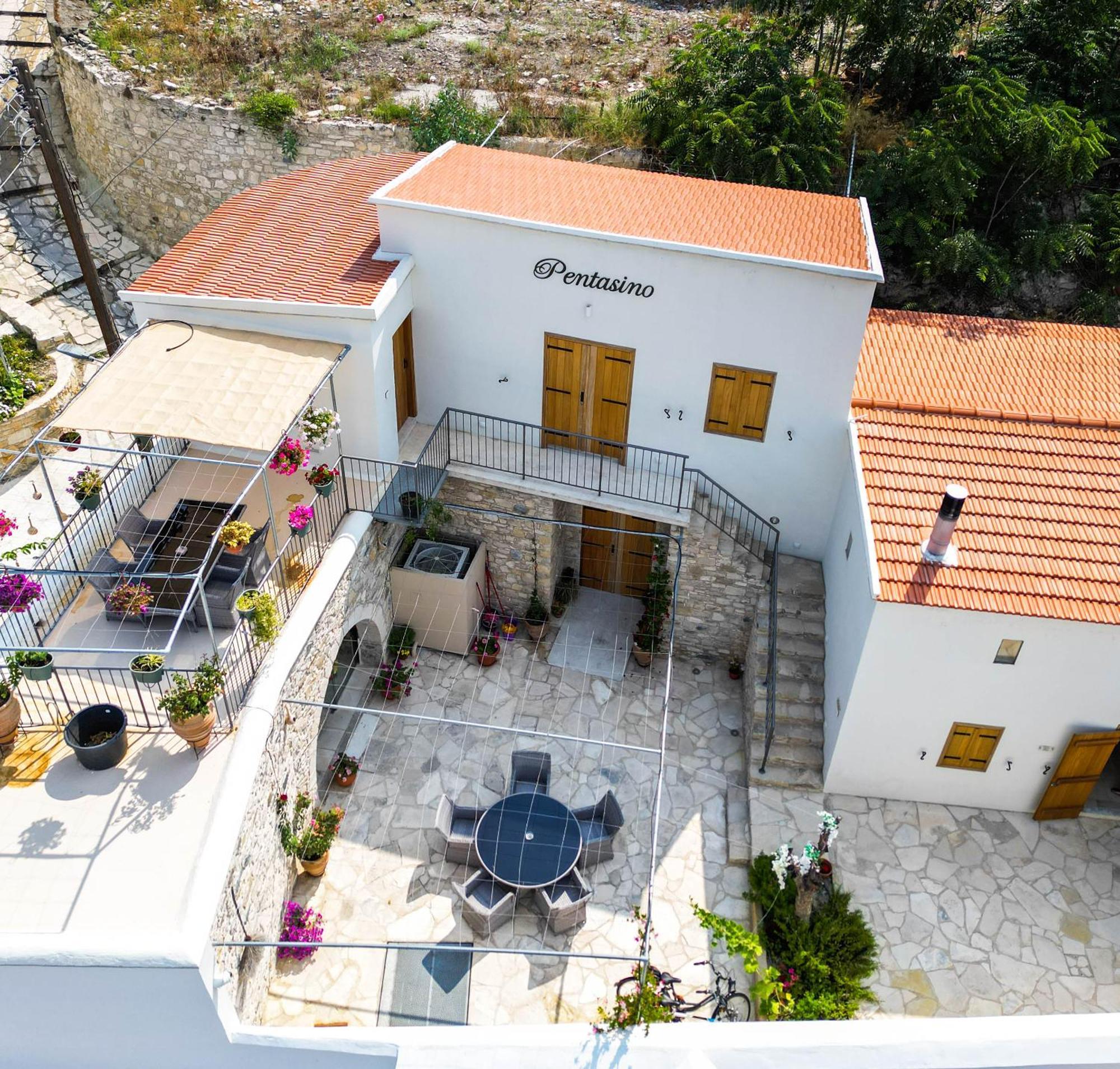 Pentasino Traditional House Agios Theodoros Exterior photo