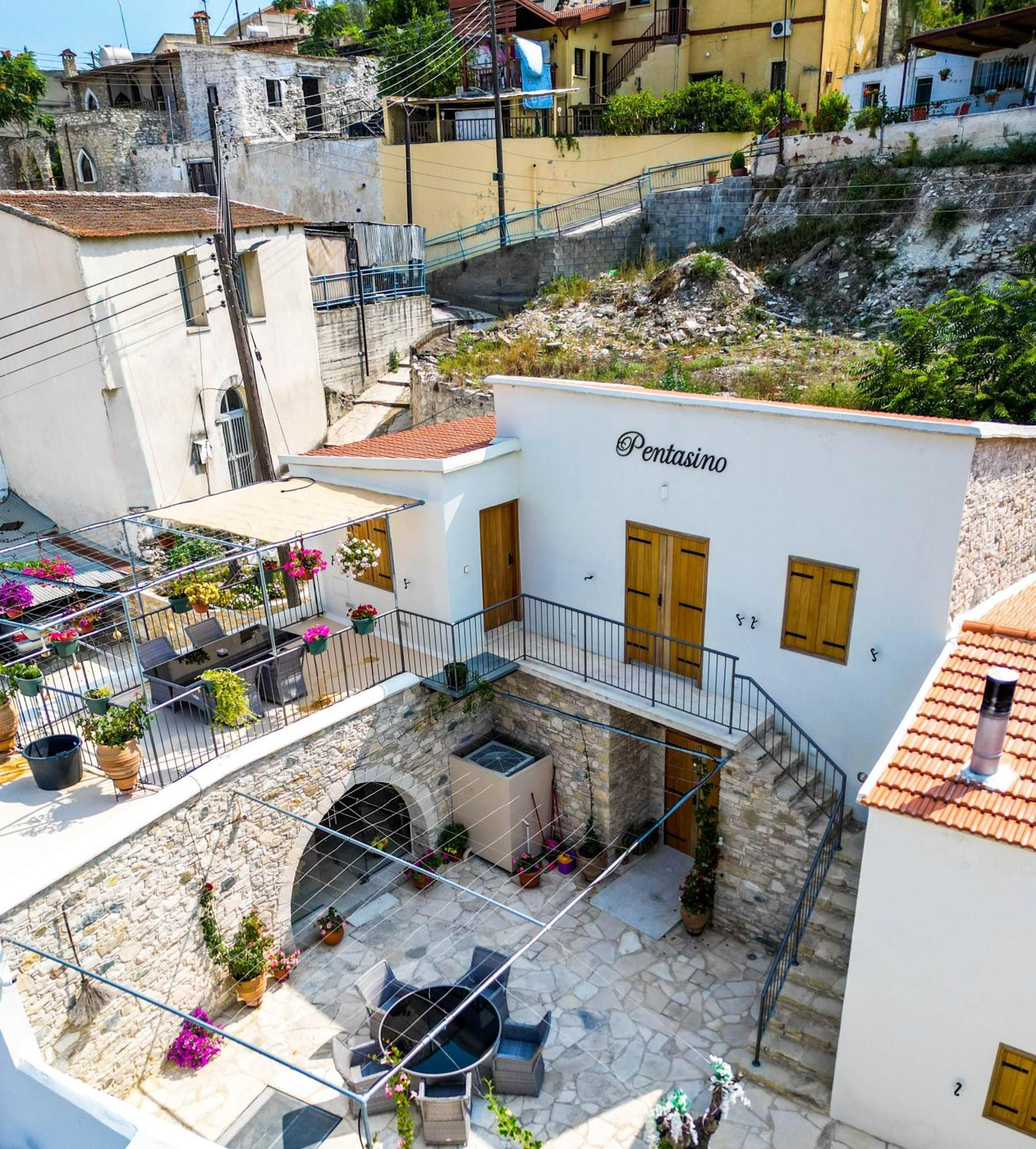 Pentasino Traditional House Agios Theodoros Exterior photo