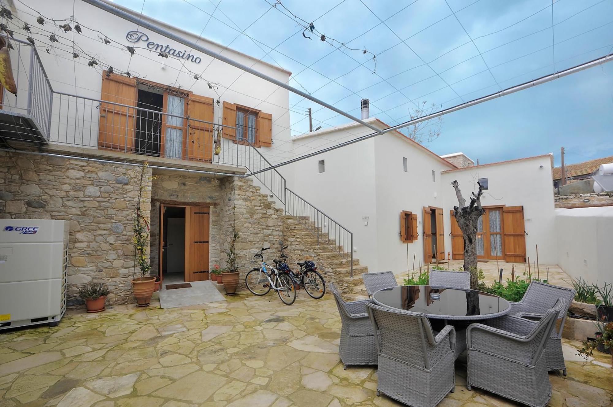 Pentasino Traditional House Agios Theodoros Exterior photo